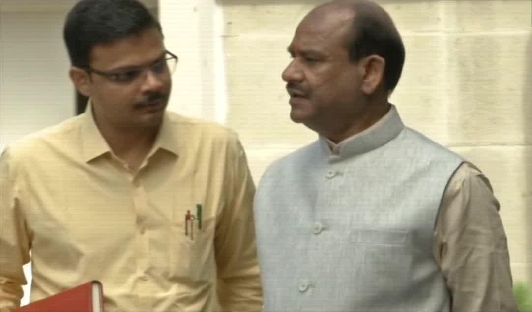 भारतीय रेल की सुरक्षा का हाल, चलती ट्रेन में शराबियों से परेशान हुए लोकसभा स्पीकर, तंग आकर बुलानी पड़ी पुलिस