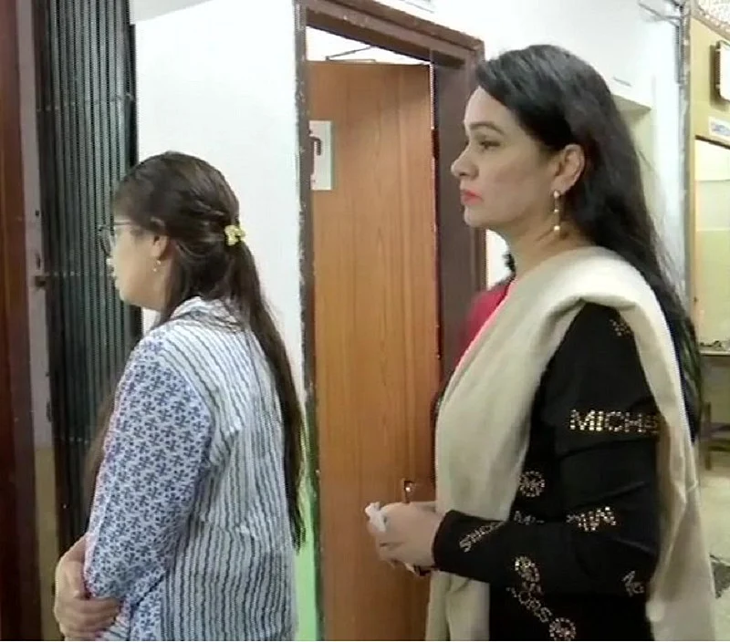 महाराष्ट्र-हरियाणा चुनाव: आमिर खान समेत इन सितारों ने डाले वोट, लोगों से की मतदान की अपील