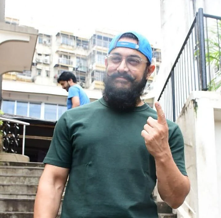 महाराष्ट्र-हरियाणा चुनाव: आमिर खान समेत इन सितारों ने डाले वोट, लोगों से की मतदान की अपील