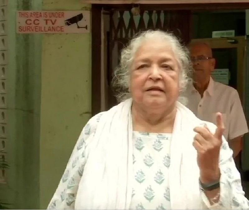 महाराष्ट्र-हरियाणा चुनाव: आमिर खान समेत इन सितारों ने डाले वोट, लोगों से की मतदान की अपील