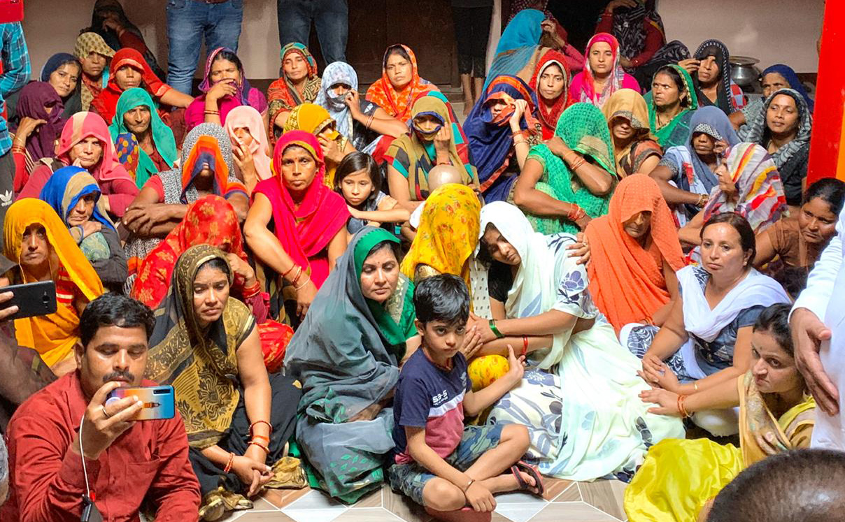 योगी सरकार की गले की फांस बना झांसी एनकाउंटर, पुष्पेंद्र यादव की मौत पर परिजनों ने उठाए कई सवाल