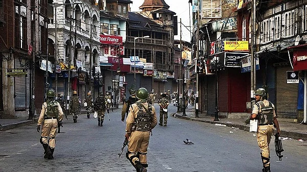 कश्मीर के हालात पर UN ने जताई चिंता, अमेरिकी सीनेटर बोले- लोकतांत्रिक सिद्धांतों का पालन करे मोदी सरकार