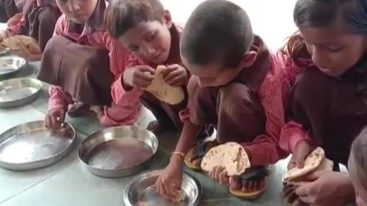 नवजीवन बुलेटिन: मिड-डे मील में भ्रष्टाचार के मामले में प्रियंका गांधी ने उत्तर प्रदेश को बताया नंबर-1, चार बड़ी खबरें