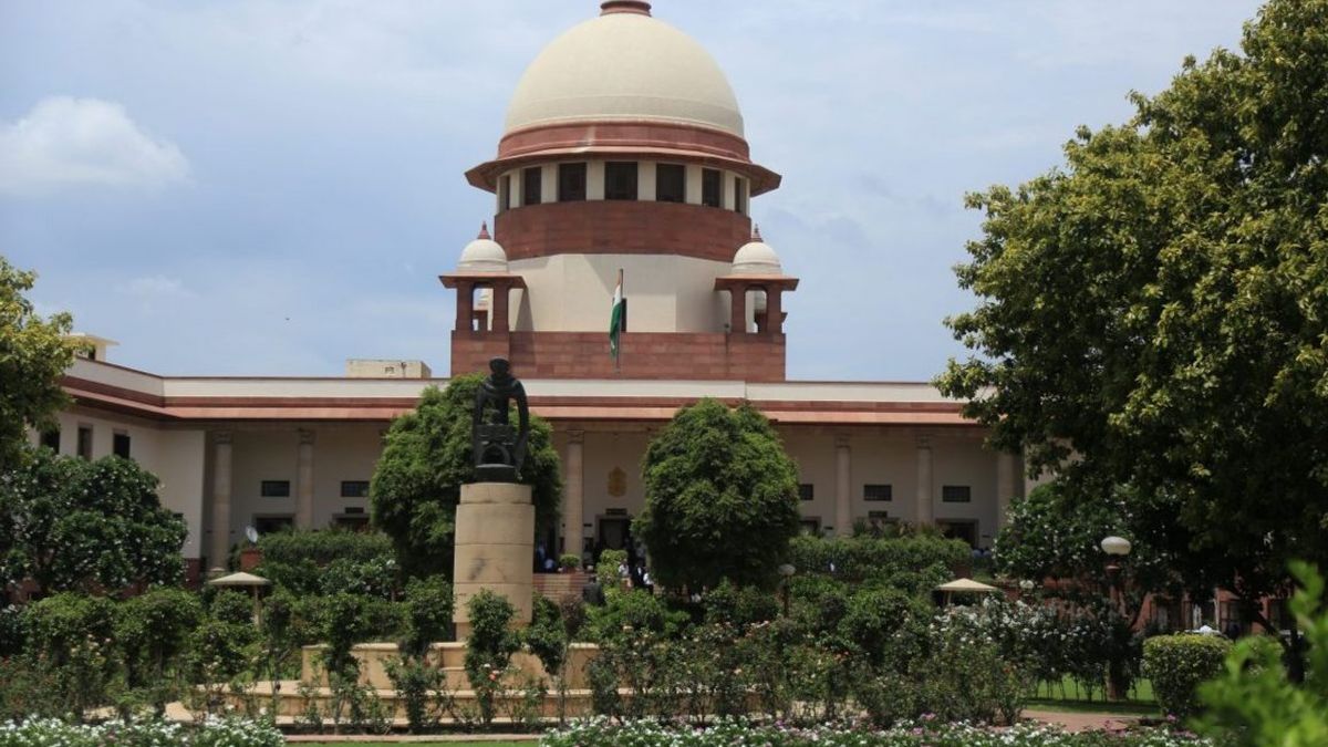महाराष्ट्र: जाएगी या रहेगी फडणविस सरकार, कौन बनेगा मुख्यमंत्री, सुप्रीम कोर्ट कल सुबह 10.30 बजे सुनाएगा फैसला