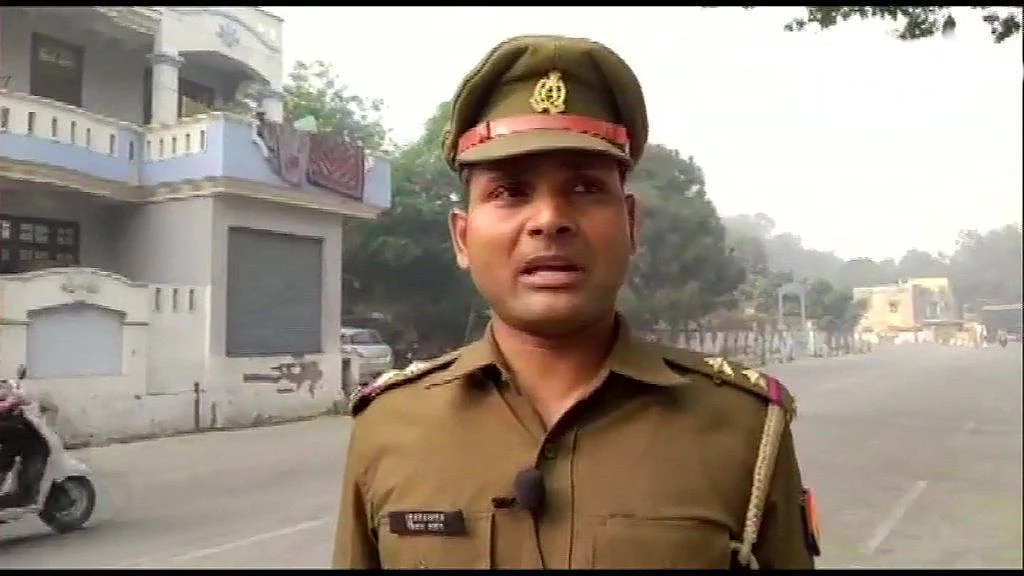 बड़ी खबर LIVE: यूपी में दरोगा का हुआ तबादला, तो एक थाने से दूसरे थाने तक लगा दी दौड़, भागते-भागते हुआ बेहोश