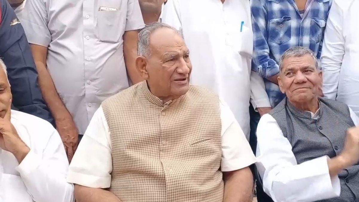 हरियाणा: बीजेपी की सहयोगी जननायक जनता पार्टी में बगावत, पार्टी के सबसे वरिष्ठ विधायक ने छोड़ा पार्टी पद