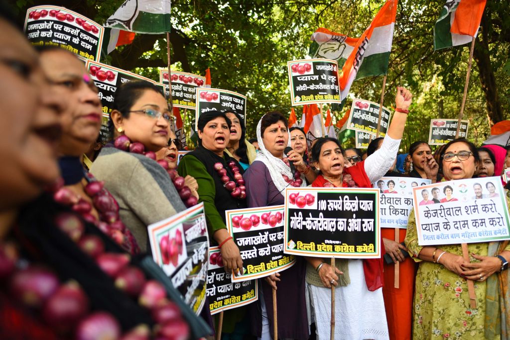 इतिहास गवाह है: जब-जब प्याज के दाम पर जनता रोती है, तो सत्ता पक्ष को रुलाती जरूर है