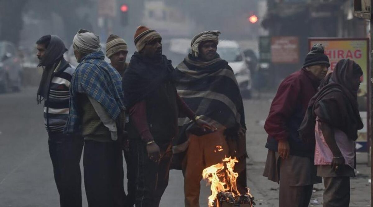 दिल्ली में आज साल की सबसे सर्द सुबह, पारा गिरा 4.2 डिग्री पर, 100 साल पुरानी ठंड लौटी, ठिठुरा उत्तर भारत