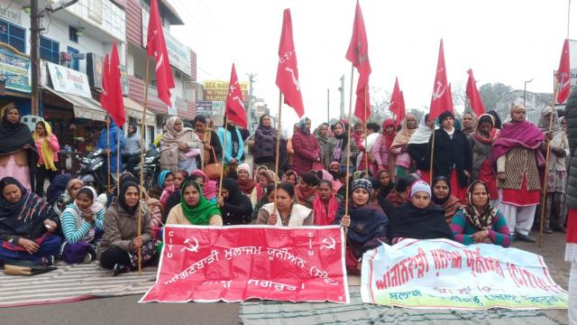 पंजाब में दिखा ‘भारत बंद’ का जबरदस्त असर, यूनिवर्सिटी के गेटों पर लटके ताले, बसों-रेलगाड़ियों का चक्काजाम