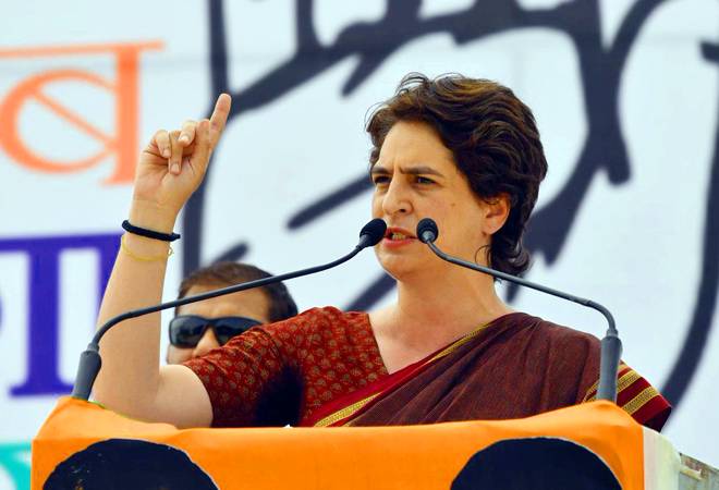 नवजीवन बुलेटिन: बिगड़ी अर्थव्यवस्था को लेकर प्रियंका का मोदी सरकार पर निशाना और नोएडा के अस्पताल में लगी भीषण आग