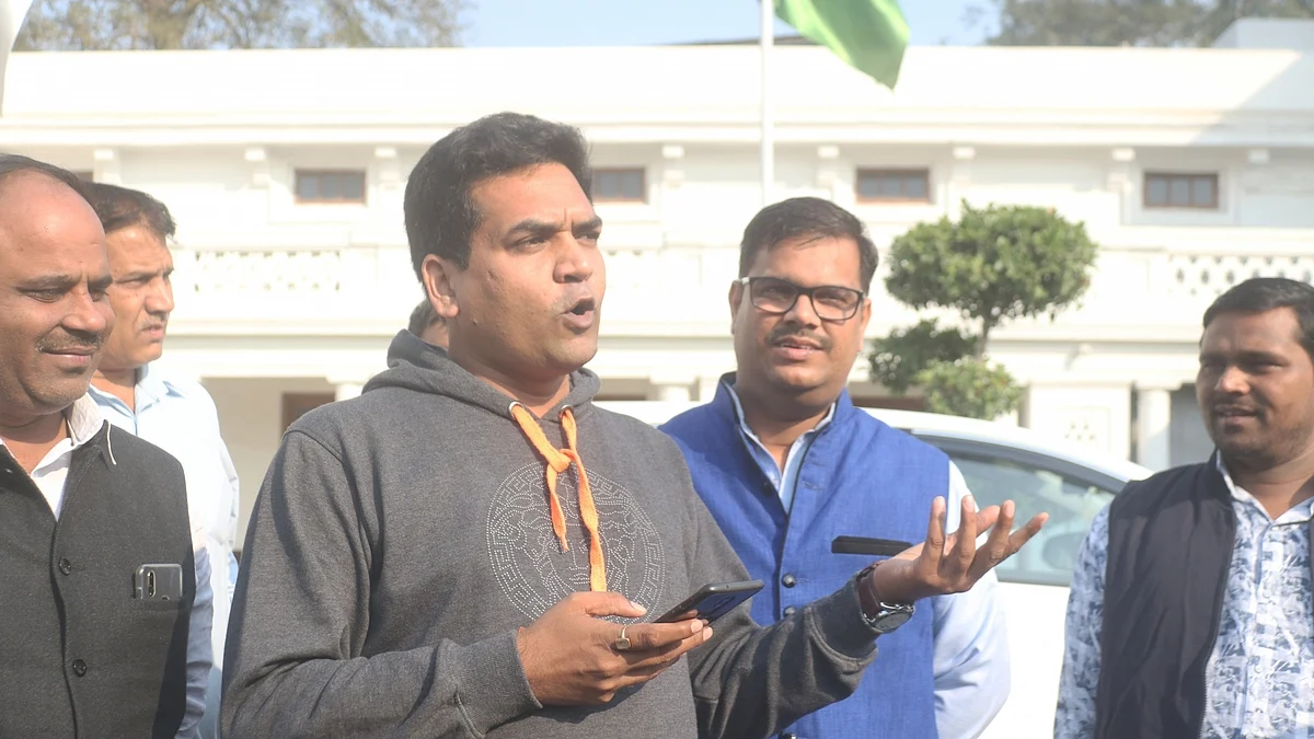 पाकिस्तान वाले बयान के लिए कपिल मिश्रा पर होगी कार्रवाई ! चुनाव आयोग का नोटिस