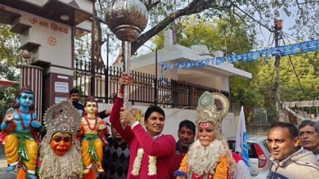 हर महीने दिल्ली में सुंदरकांड कराएगी AAP, लोग बोले- राजनीति बदलने आए थे, आप खुद ही बदल गए