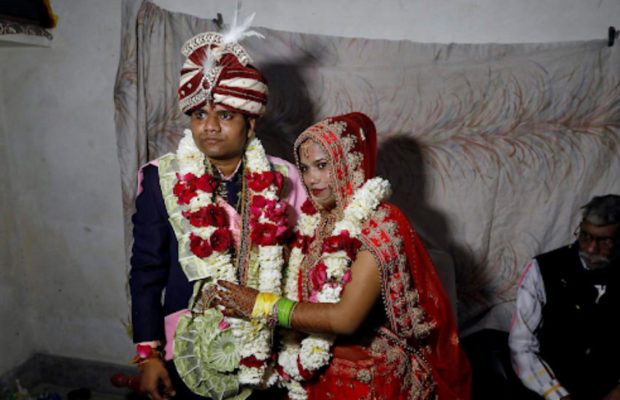 दिल छू लेने वाली खबर: दरवाजे के बाहर तबाही मचा रहे थे दंगाई, रक्षा कवच बन मुसलमानों ने करवाए सावित्री के सात फेरे!