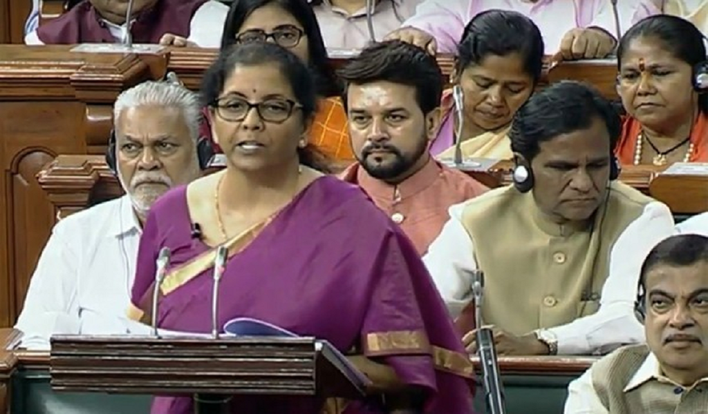 करोड़ों सरकारी कर्मचारियों को मोदी सरकार का झटका, अगले सवा साल तक नहीं मिलेगा महंगाई भत्ता