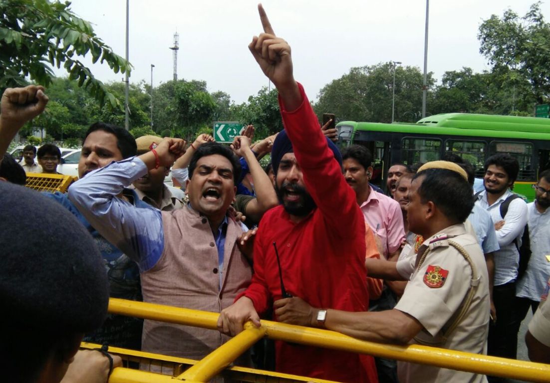 औंधे मुंह गिरे ज़हरीली बोली बोलकर ‘गद्दारों’ को गोली मारने वाले बीजेपी के बयानवीर