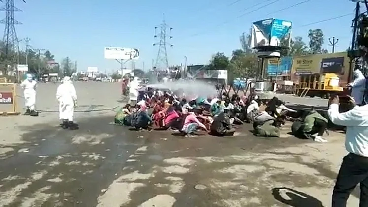 वीडियो: दूसरे शहरों से आ रहे मजदूरों की जिंदगी से खेल रही है योगी सरकार!