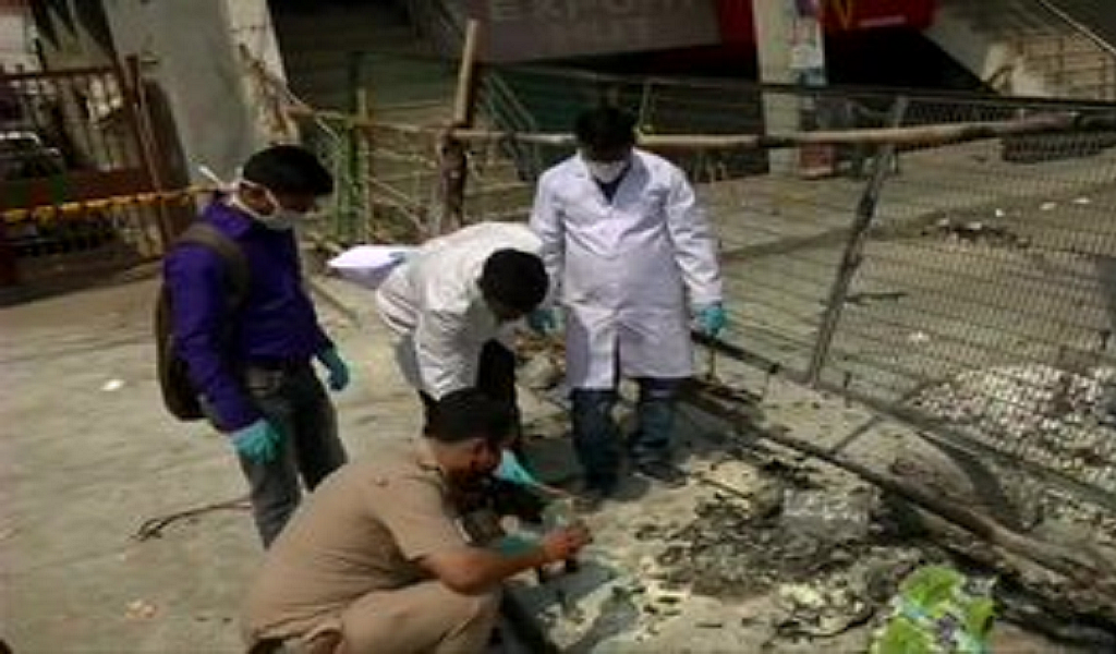देश में जारी जनता कर्फ्यू के बीच शाहीन बाग में CAA प्रदर्शनस्थल के पास फेंका गया पेट्रोल बम! देखें तस्वीरें