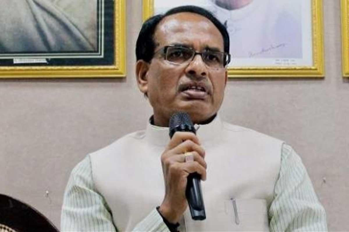 मध्य प्रदेशः घोषणावीर शिवराज का ऑनलाइन पढ़ाई का दावा, भोपाल के बाहर मोबाइल-नेटवर्क के अभाव में हकीकत कुछ और