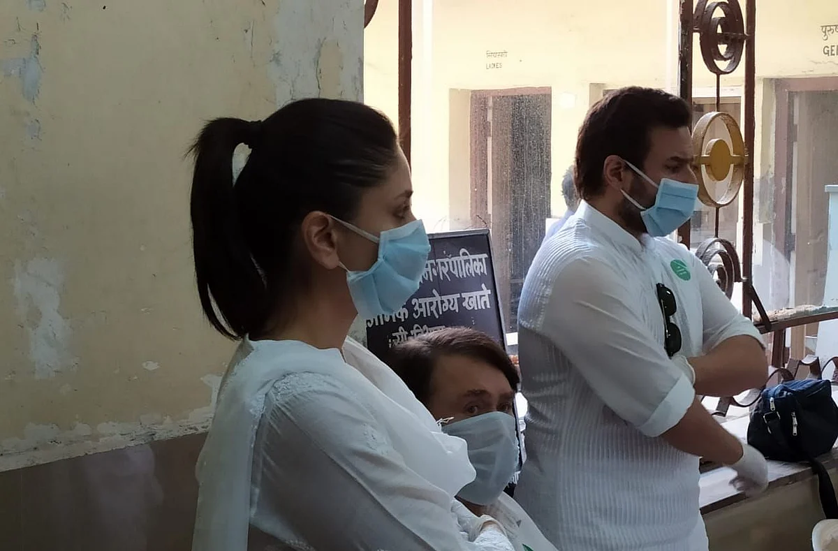 अंतिम संस्कार में करीना कपूर और सैफ अली खान भी शमिल हुए