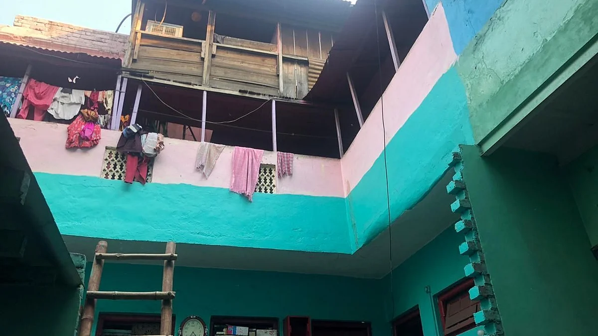 लॉकडाउन से उजड़ा जीबी रोड, बची-खुची सेक्स वर्कर्स के सामने भूखमरी की नौबत, सोशल डिस्टेंसिंग ने किया लावारिस