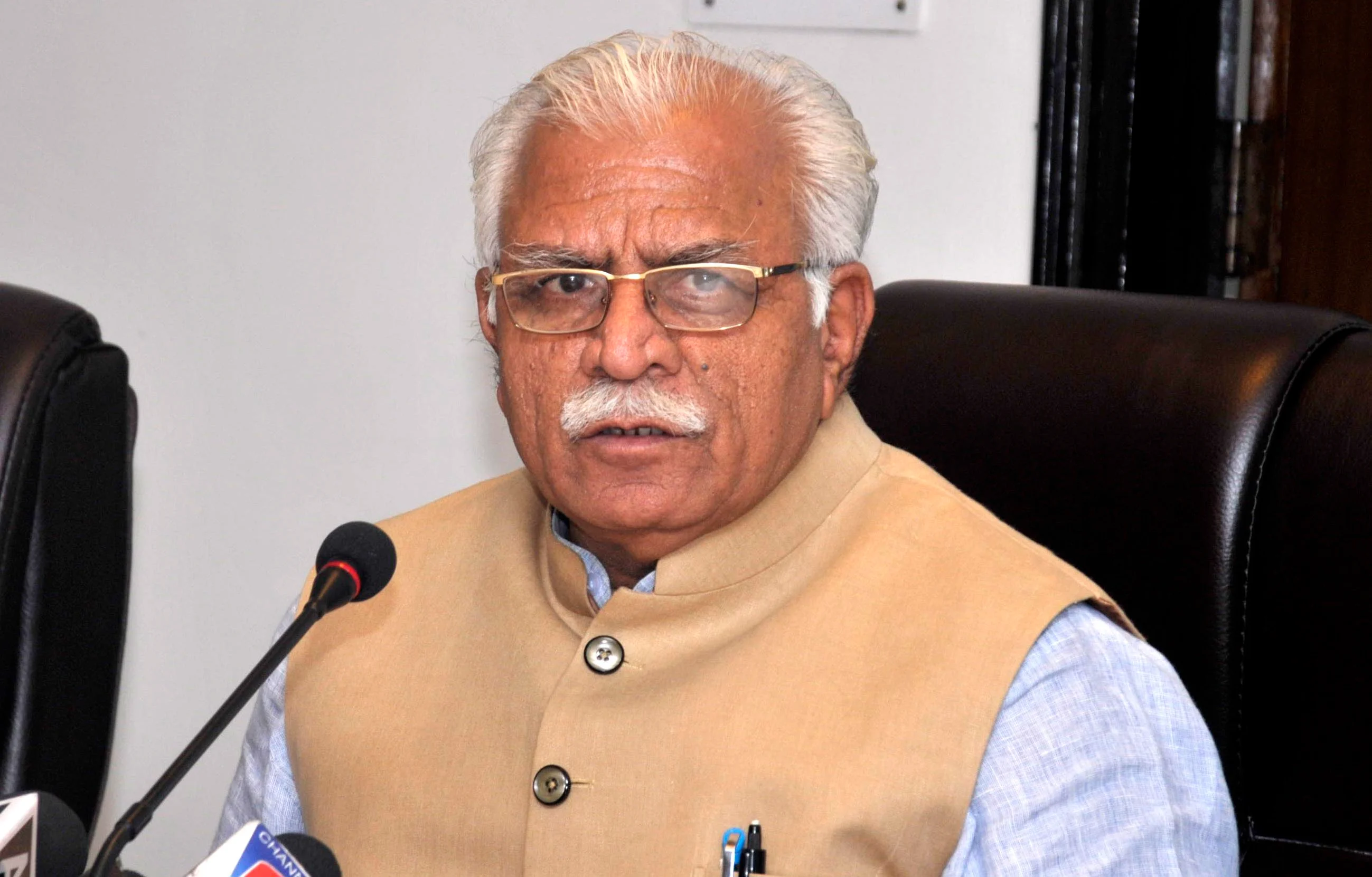 हरियाणा में कोरोना रिलीफ फंड के नाम पर कर्मचारियों के काटे जा रहे वेतन, कांग्रेस ने मांगा जवाब