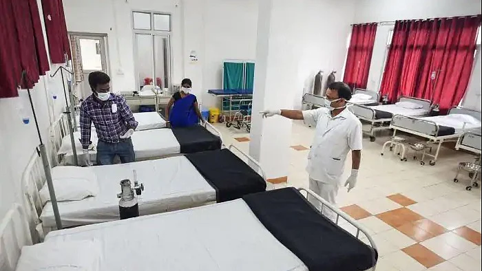 विष्णु नागर का व्यंग्यः हद दर्जे का अवसरवादी है कोरोना, भारत में जल्द ही सवर्ण-दलित भी हो जाएगा!