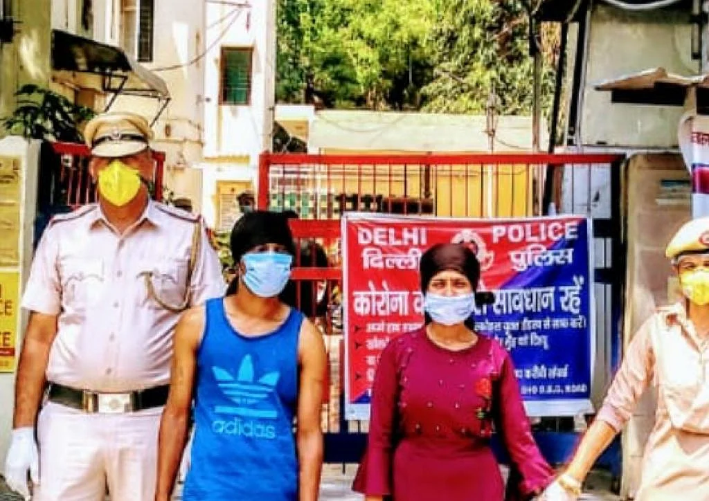 लॉकडाउन में कत्ल, लूटपाट से लेकर तस्करी तक में शामिल हैं बंटी-बबली, पीछे-पीछे दिल्ली पुलिस