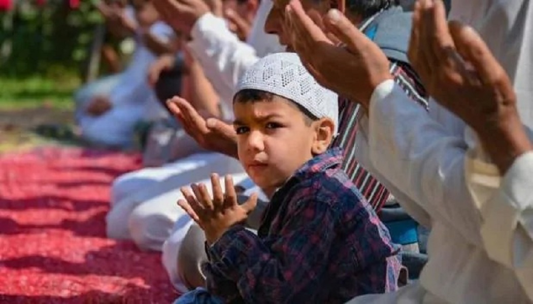 नवजीवन बुलेटिन: लॉकडाउन के बीच देशभर में मनाई जा रही है ईद और 24 घंटे में कोरोना के फिर रिकॉर्ड मामले