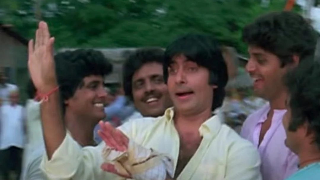 सिनेजीवन: बिग बी के हाथ में फटा बम! आशा भोंसले ने लॉन्च किया यूट्यूब चैनल और सारा ऋतिक के साथ काम करने के बेताब