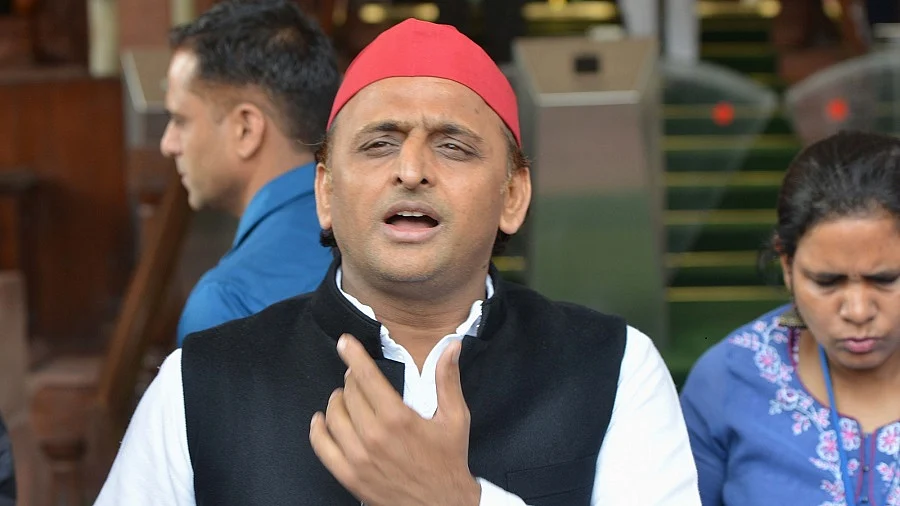 गोरखपुर में छात्र की हत्या पर अखिलेश ने योगी को घेरा, कहा- बीजेपी सरकार का निर्लज्ज मौन सवालों के घेरे में