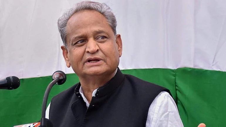 बड़ी खबर LIVE: अशोक गहलोत का सभी डीएम को निर्देश, सफाई कर्मचारियो को सीवेज चैंबर में प्रवेश न करना पड़े