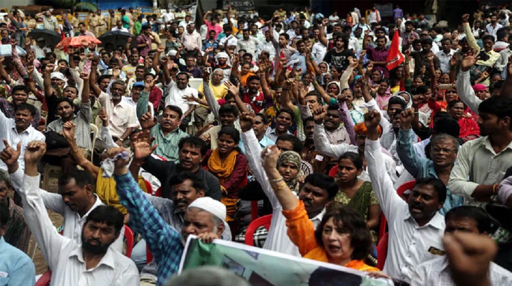 भारत में लोकतंत्र की जड़ों को मजबूत करने में अहम योगदान देने वाली सिविल सोसाइटी डरने क्यों लगी है?