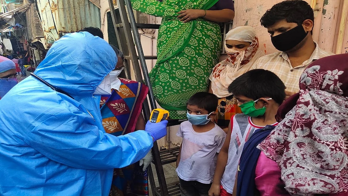 लखनऊ में बढ़ रहा कोरोना कहर, सीएमओ नरेन्द्र अग्रवाल हटाए गए, राजेन्द्र सिंह को मिली जिम्मेदारी