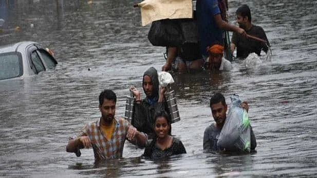 बिहार में बारिश के बाद नदियां उफान पर, कई गांवों में घुसा पानी, मौसम विभाग ने जारी किया ताजा अलर्ट