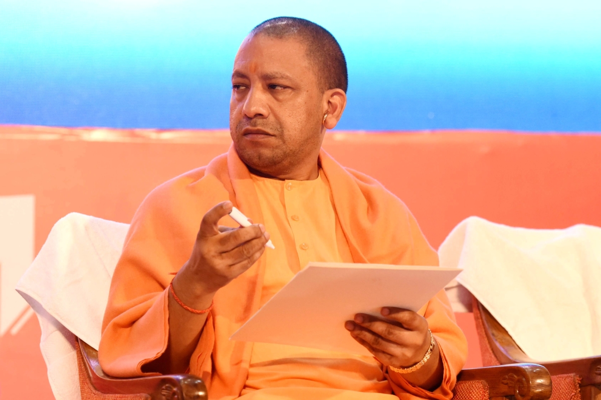 यूपी में बीजेपी सांसदों-विधायकों का सीएम योगी आदित्यनाथ के खिलाफ हल्ला बोल