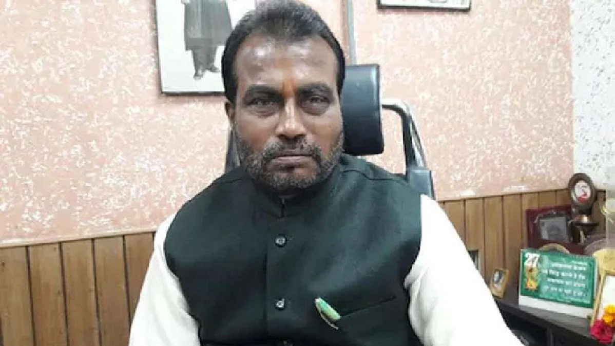 बड़ी खबर LIVE: बिहार की राजनीति में उथल-पुथल, JDU ने उद्योग मंत्री श्याम रजक को निकाला तो RJD से तीन विधायक निष्कासित