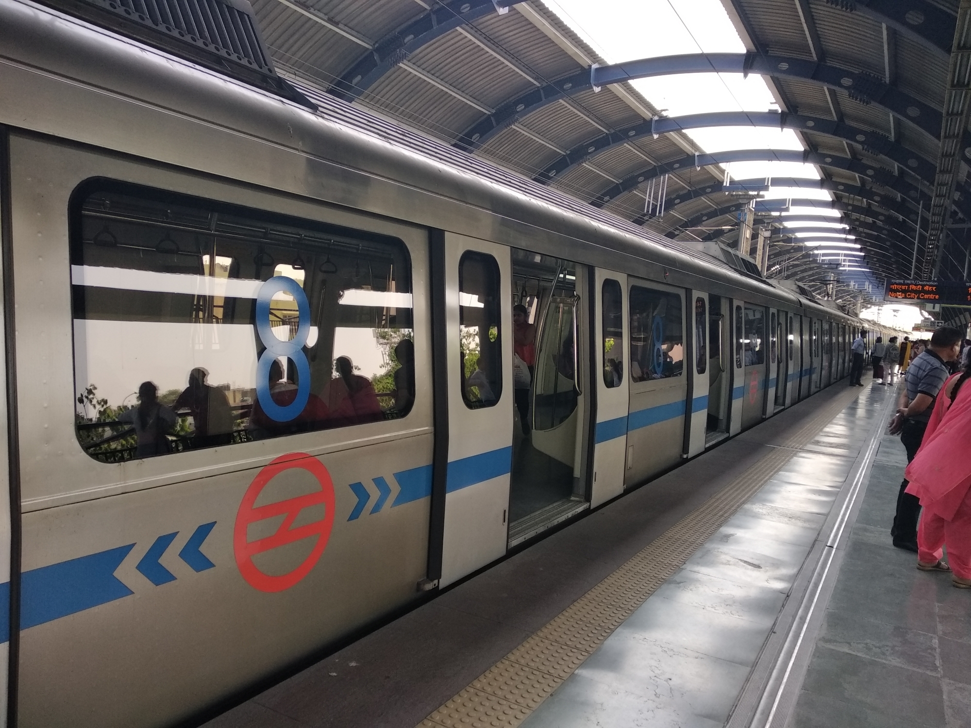 अनलॉक-4 की गाइडलाइंस जारी, 7 सितंबर से मेट्रो चलाने की अनुमति, जानिए किन्हें मिली हरी झंडी, किनके लिए अभी इंतजार