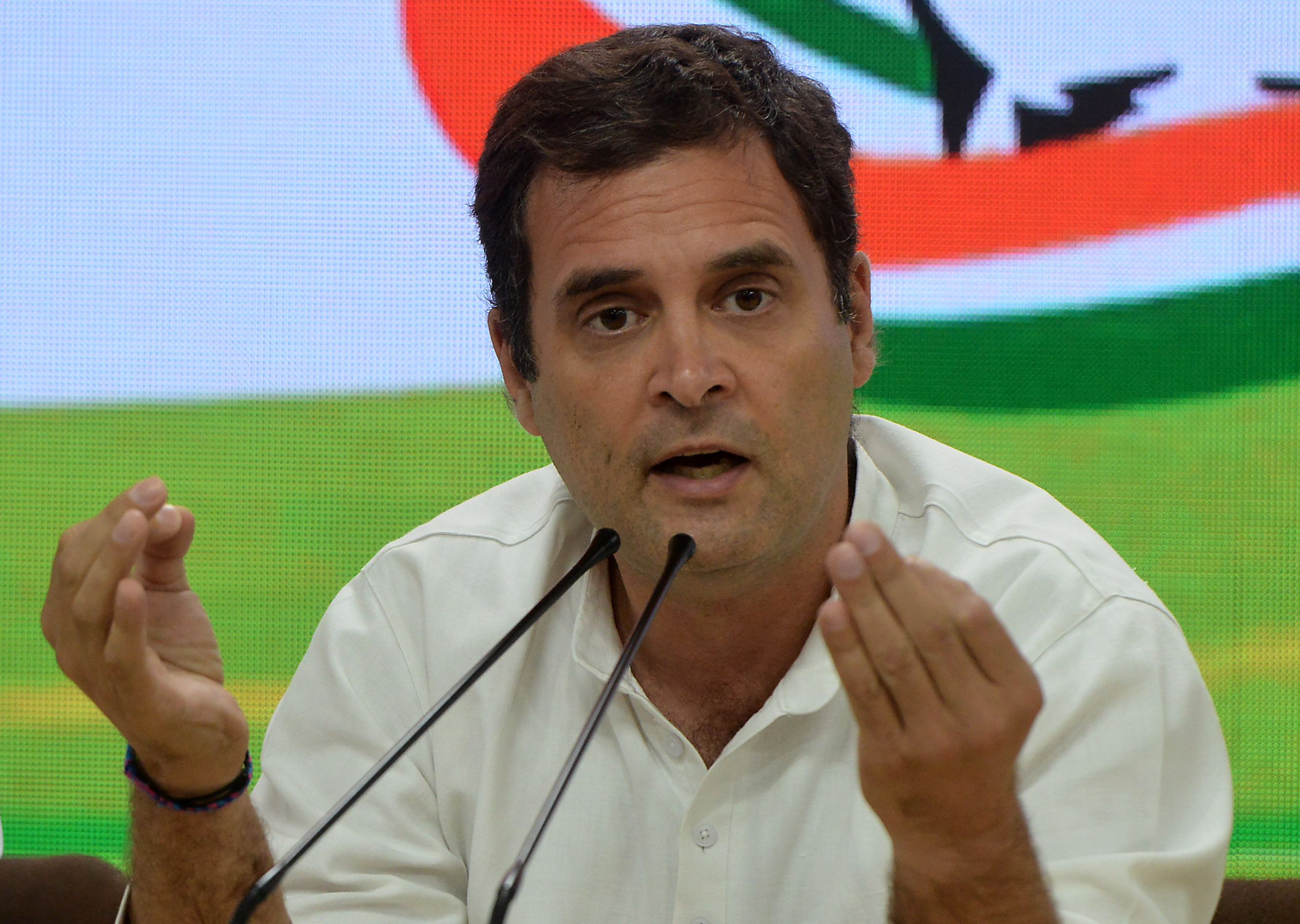 राहुल का फिर केंद्र पर हमला, बोले- कृषि कानून किसानों के लिए मौत की सजा, इनकी आवाज को संसद में, बाहर कुचला गया
