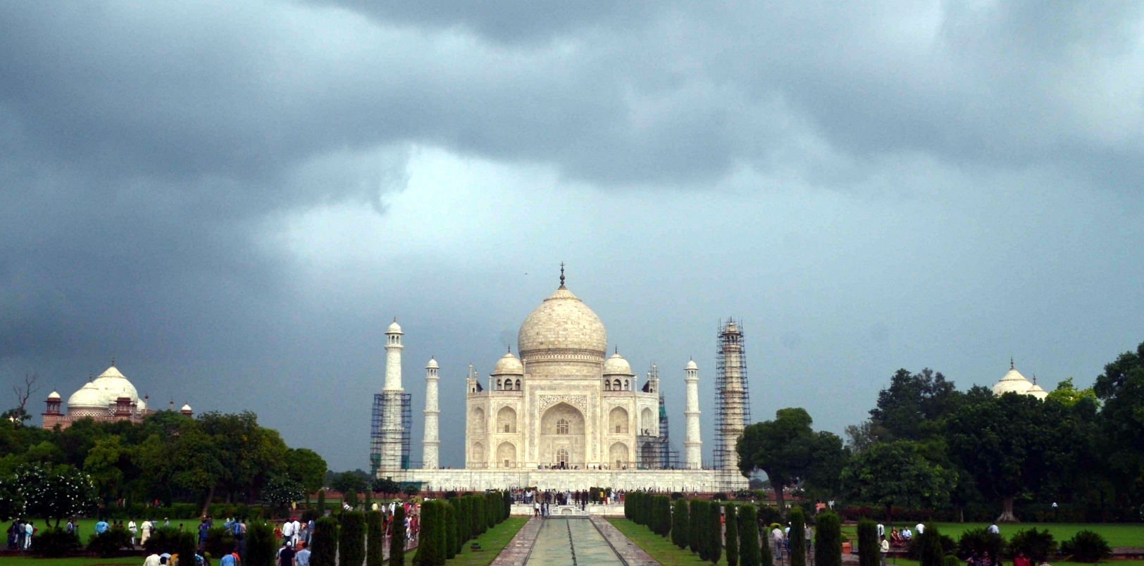 कोरोना काल के बीच पर्यटकों के लिए सोमवार से खुलेंगे ताज महल, आगरा का किला, लेकिन इन नियमों का रखना होगा ख्याल