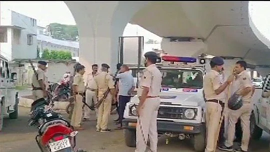 बिहार: पटना में शराब माफिया और पुलिस के बीच मुठभेड, एएसआई को लगी गोली, करीब 4 लोग घायल