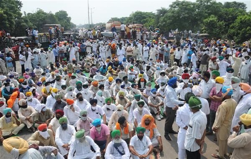 कृषि बिल ऐतिहासिक क्षण तो किसान जश्न क्यों नहीं मना रहे, पीएम मोदी से टीआरएस नेता का सवाल