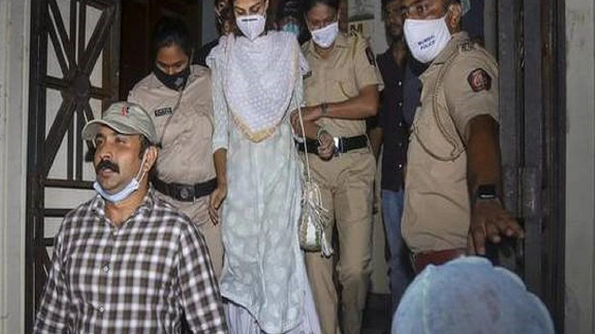 28 दिन बाद जेल से बाहर आईं रिया चक्रवर्ती, सुशांत के परिवार के वकील ने CBI को चिट्ठी लिख की नई फोरेंसिक टीम की मांग