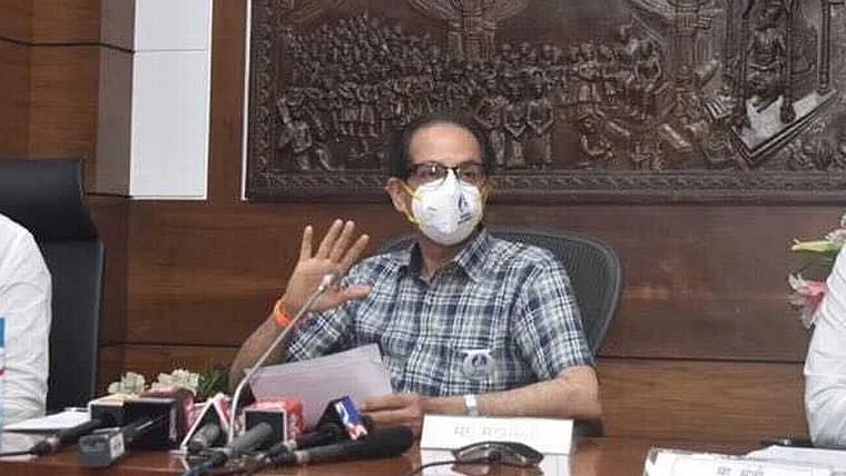 महाराष्ट्र सरकार ने 10 हजार करोड़ के राहत पैकेज का किया ऐलान, बाढ़ पीड़ितों को दिवाली से पहले मिलेगी मदद