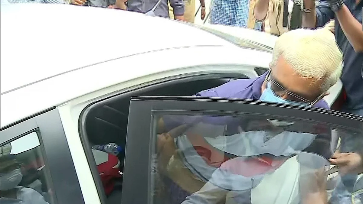 बड़ी खबर LIVE: केरल सीएम ऑफिस के पूर्व मुख्य सचिव गिरफ्तार, सोना तस्करी केस में ईडी की कार्रवाई