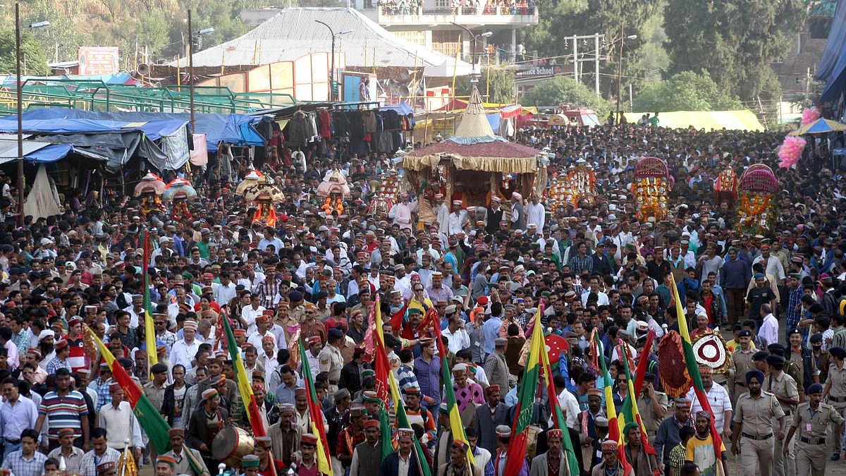 कुल्लू दशहरा उत्सव पर कोरोना की मार, इस बार शामिल नहीं हो सकेंगे 240 देवी-देवता
