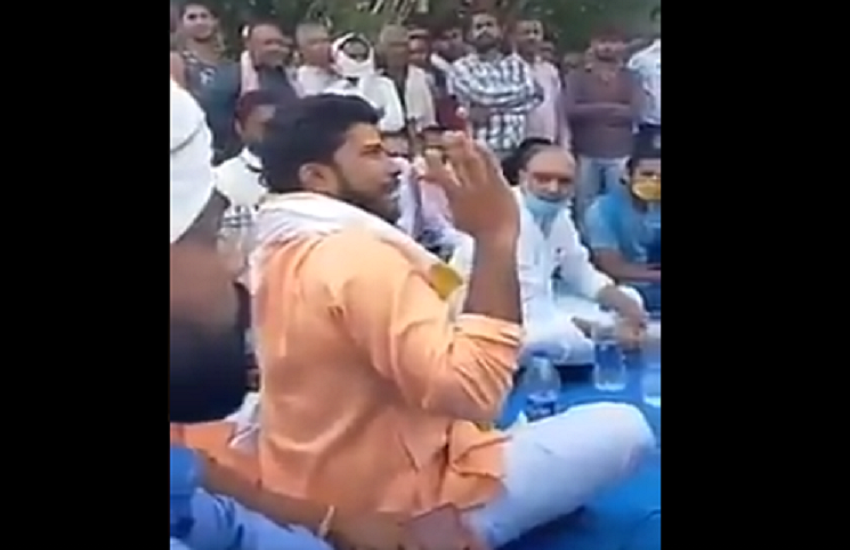 हाथरस कांड को जातीय रंग देने की साजिश, आरोपियों के पक्ष में ठाकुरों ने की पंचायत, हर लड़ाई लड़ने का ऐलान