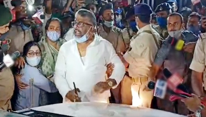 पटना पहुंचा रामविलास पासवान का पार्थिव शरीर, बेटी-दामाद को दर्शन नहीं करने देने पर हंगामा, मोदी की गाड़ी को रोका