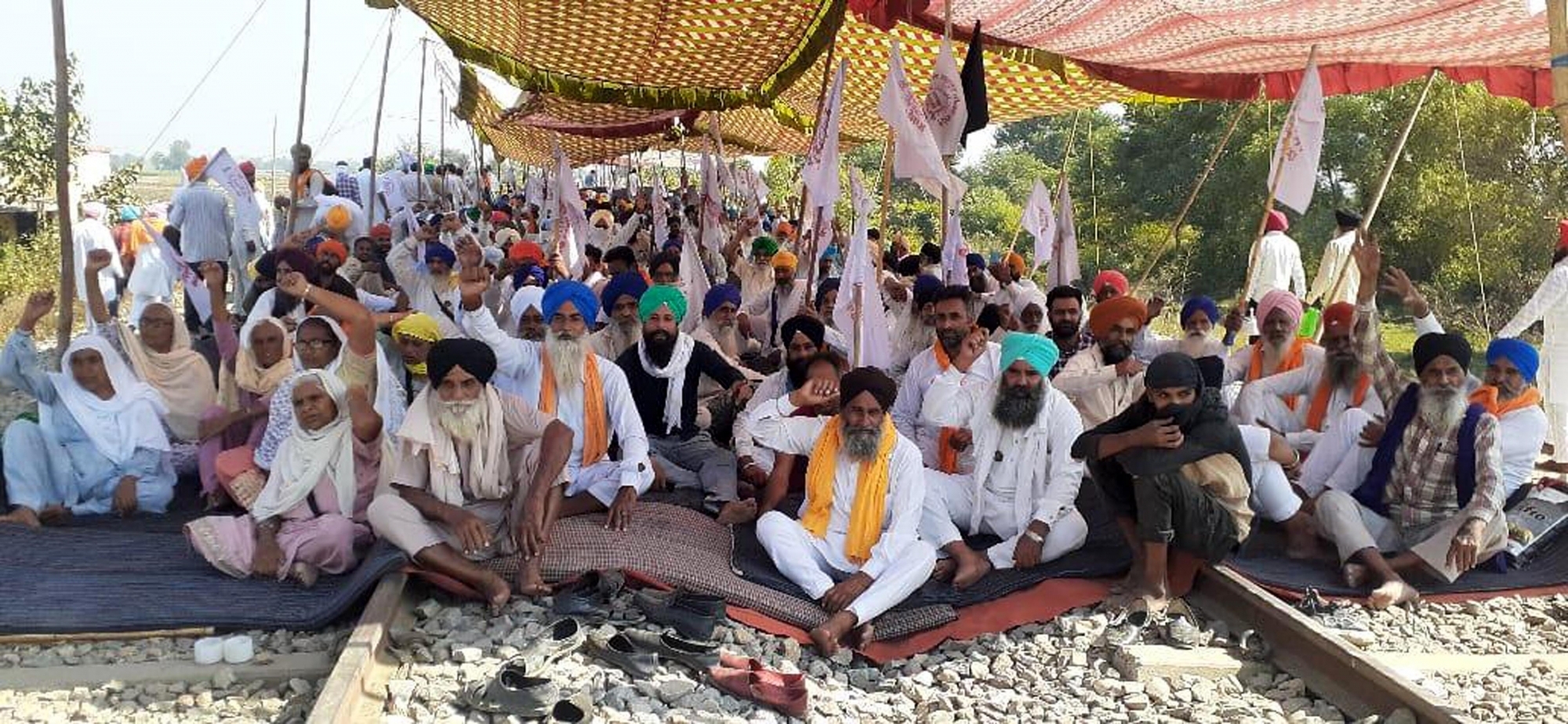 पंजाब सीएम की अपील पर किसानों ने मालगाड़ियों को दी छूट, 4 नवंबर को कृषि कानूनों के खिलाफ कदम पर अहम बैठक