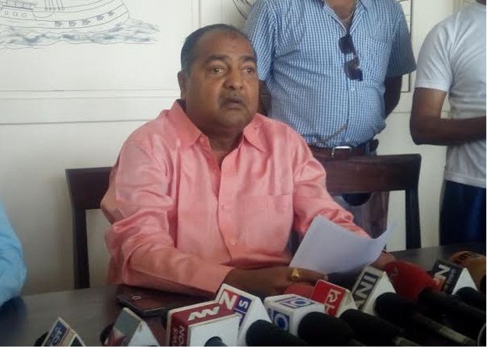 बीजेपी नेता के बेशर्म बोल को सुनकर शर्म से झुक जाएगा आपका सर! देखें वीडियो