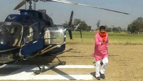 पटना में बाल-बाल बचे बीजेपी सांसद मनोज तिवारी, हवा में 40 मिनट मंडराता रहा हेलीकॉप्टर, हुई इमरजेंसी लैंडिंग